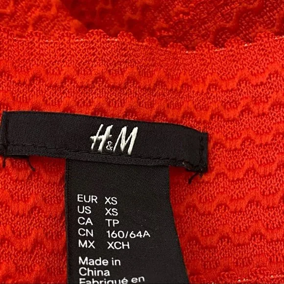 H & M NWT Red Textured Bandage Elastic Waist Flared Skirt w/back Zipper - Picture 6 of 12